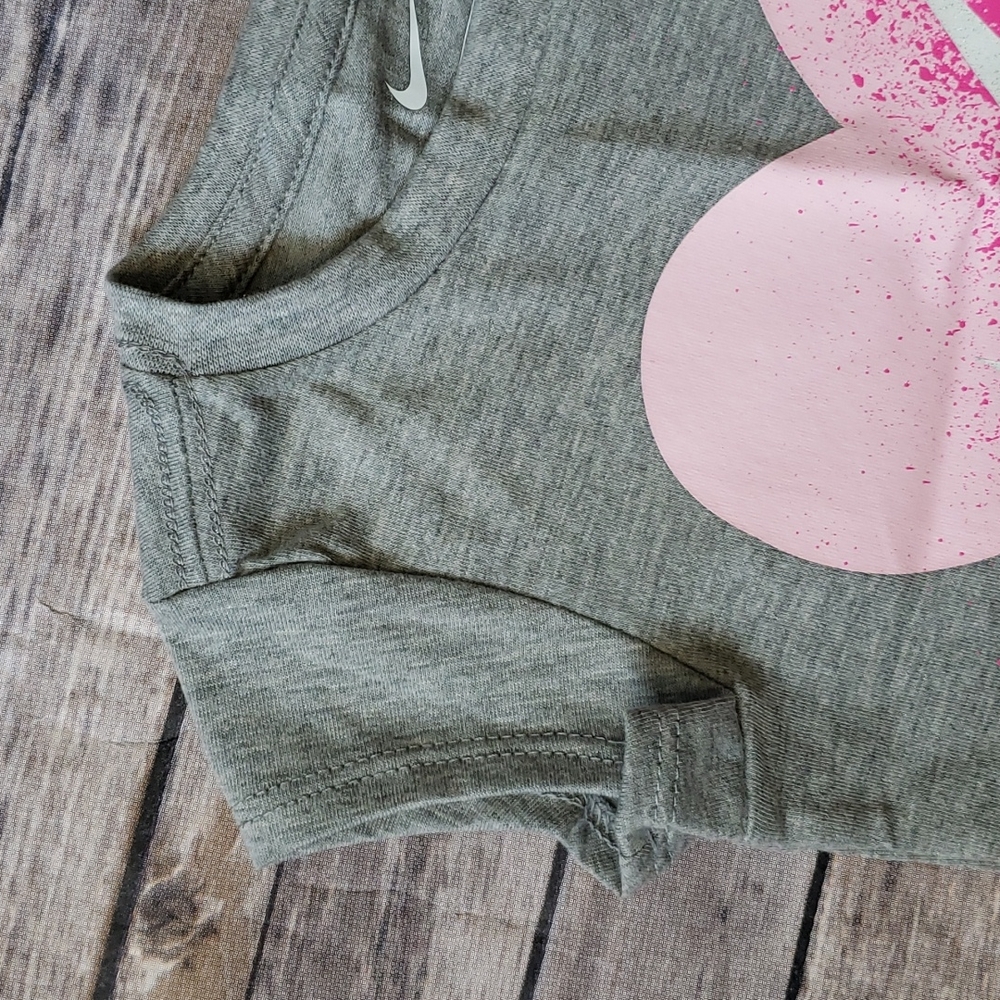 Nike Little Girls Heart Logo Graphic Tee & Shorts Set - Picture 5 of 11